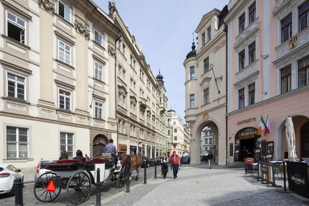 Old Town - Dusni Apartments Praag Buitenkant foto