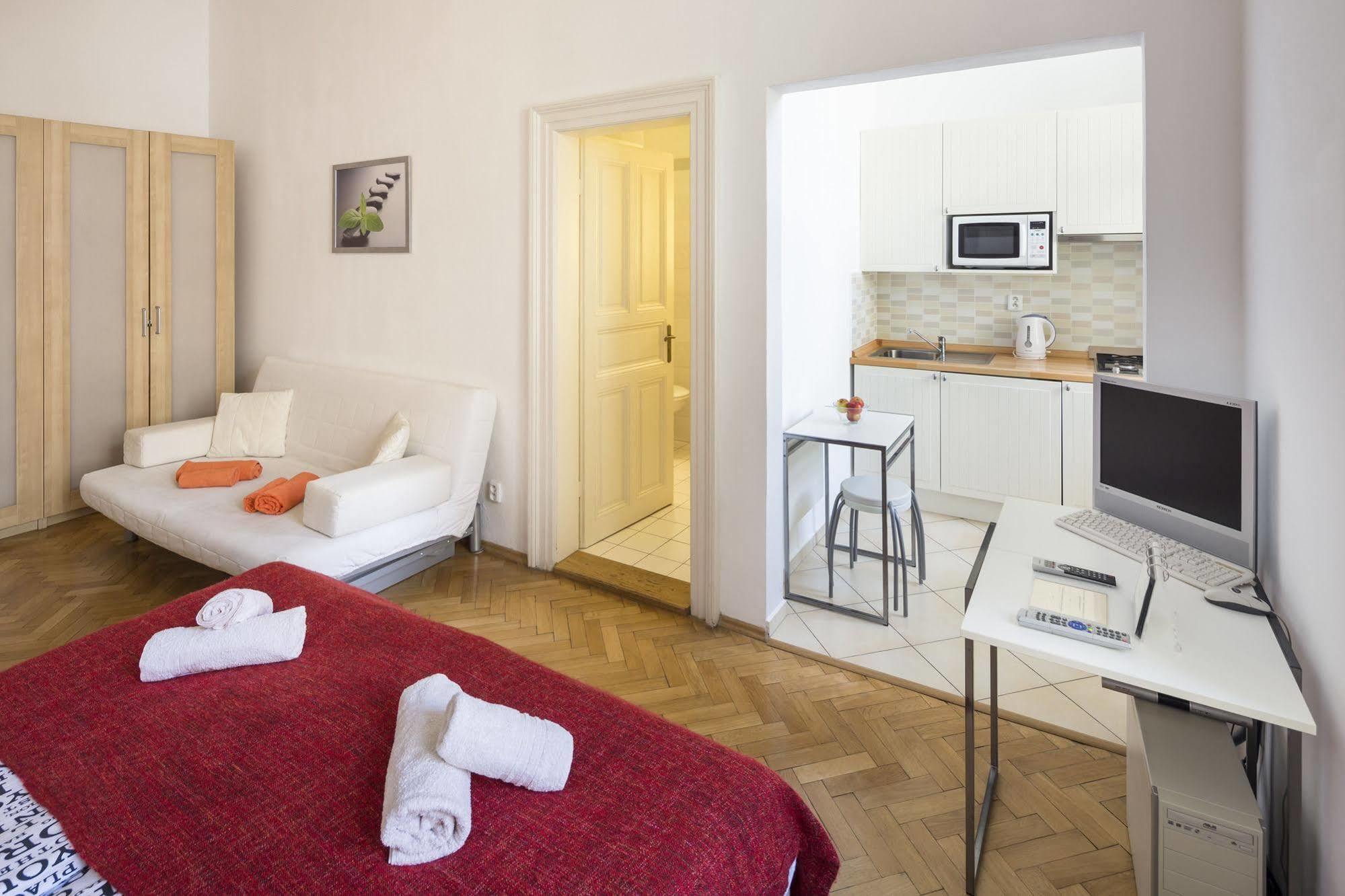 Old Town - Dusni Apartments Praag Buitenkant foto